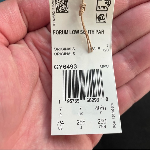 Adidas South Park x Forum Low 'Cartman' - Picture 7 of 12